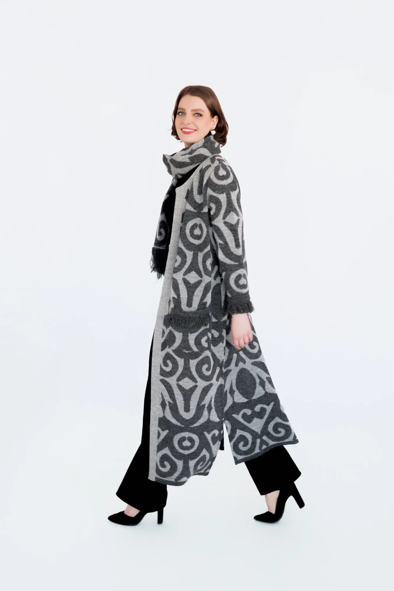 Look VELARA: Mantel, Schal und Hose